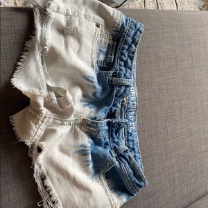 Acid washed shorts